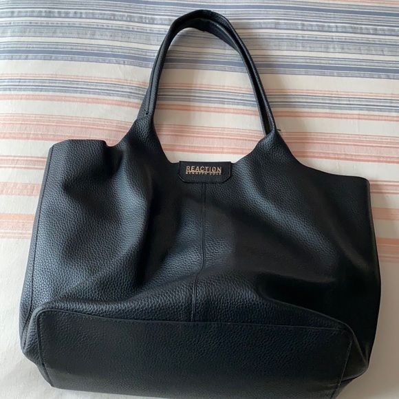 Reaction Kenneth Cole black tote/purse, it is very spacious! - Picture 1 of 2